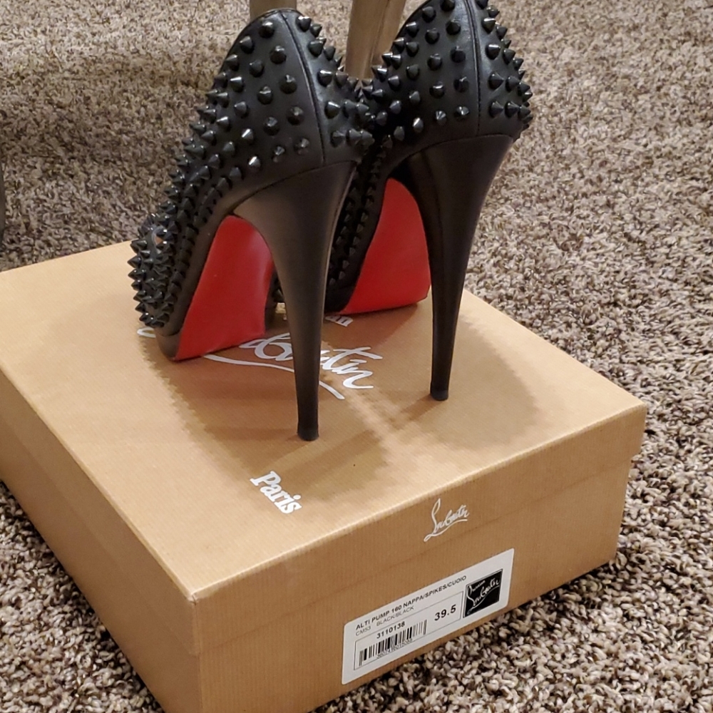 Christian Louboutin alti nappa spikes